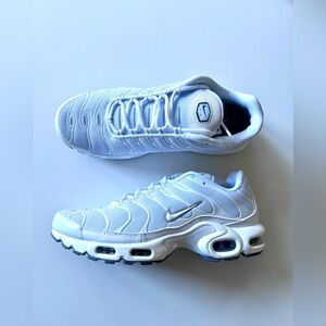 Nike White Air Max Tn Sneakers, size 9.5